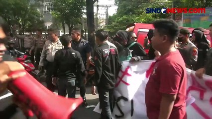 Peringatan Hari Buruh, Polisi dan Mahasiswa Nyaris Bentrok di Makassar