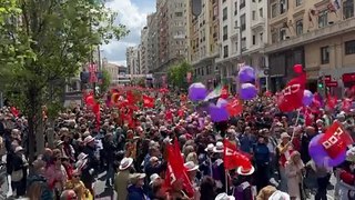 Miles de personas se manifiestan en Madrid por el 1 de Mayo