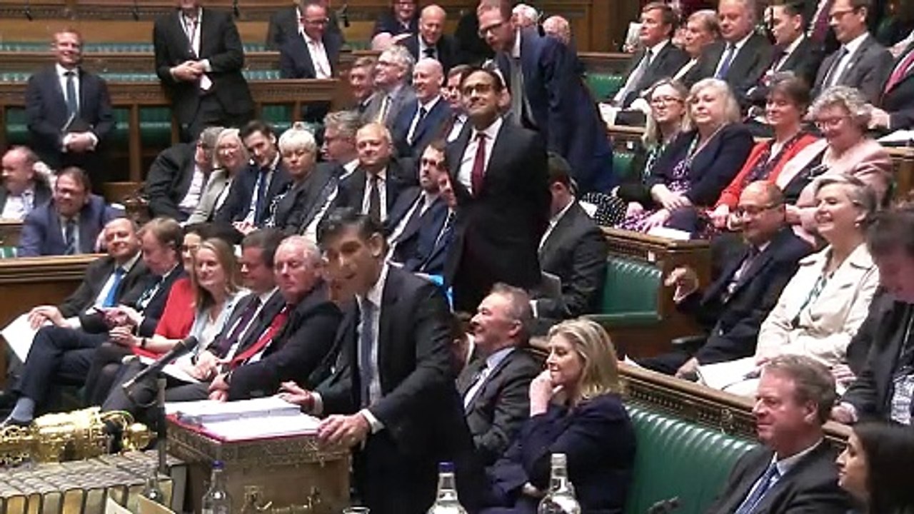Sunak: We will stop the boats, Labour will stop the planes