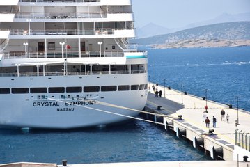 "Crystal Symphony" Kruvaziyeri Bodrum'a demirledi