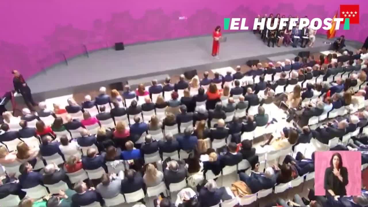 Ayuso: "Digan conmigo: viva la Constitución, viva el Rey, viva España".