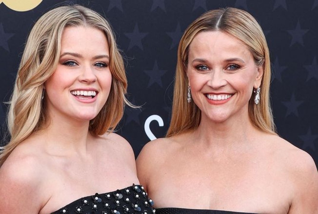 Reese Witherspoon et sa fille Ava Phillippe adoptent des looks assortis sur le tapis rouge, elles se ressemblent plus que jamais