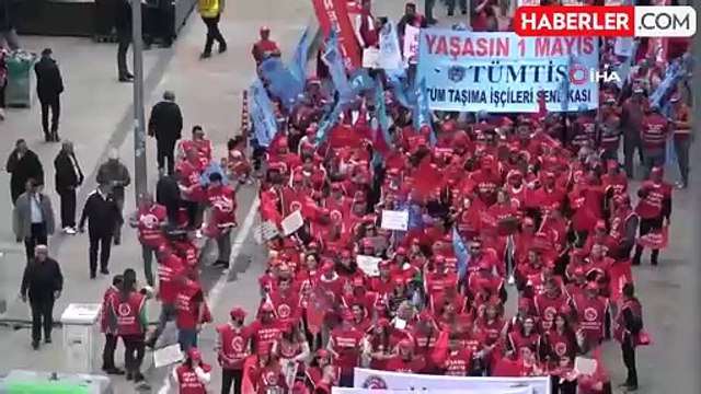 Samsun'da renkli 1 Mayıs kutlamaları ABD bayraklı üzerinde Filistinli çocukların kanı bulunan kukla ateşe verildi