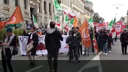 1 maggio, Giovani Democratici sfilano bendati: "Basta morti"