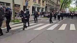 Fransa polisinden 1 Mayıs'ta sert müdahale