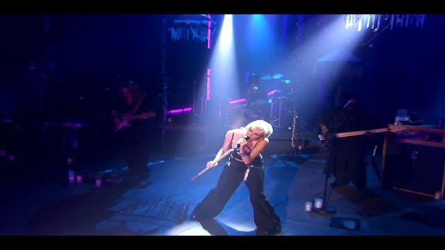 PATRICIA KAAS — L'ABBÉ CAILLOU | (PATRICIA KAAS : TOUTE LA MUSIQUE...) – { Live / 2004 }