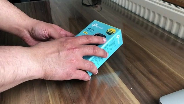 TP Link M7000 Portable 4G LTE Mobile Wi-Fi Router & Hot Spot - Unboxing