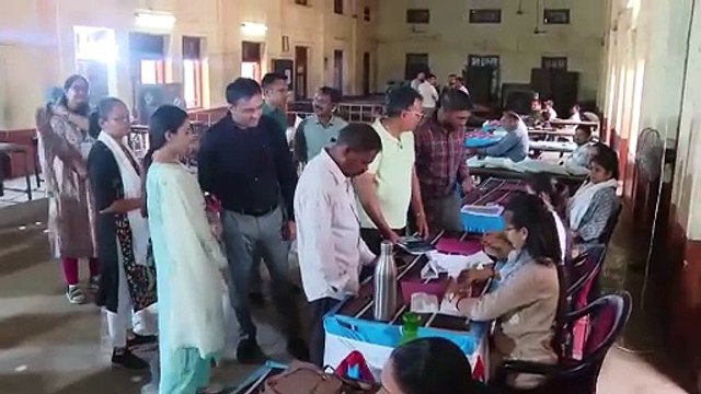 NARMADA JITNAGAR POLICE HEAD QUARTERS POSTAL BALLOT VOTING FOR LOK SABHA 2024 ELECTION