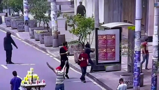 Vandalismo en las marchas del Día del Trabajador dejan consignas de Palestina libre