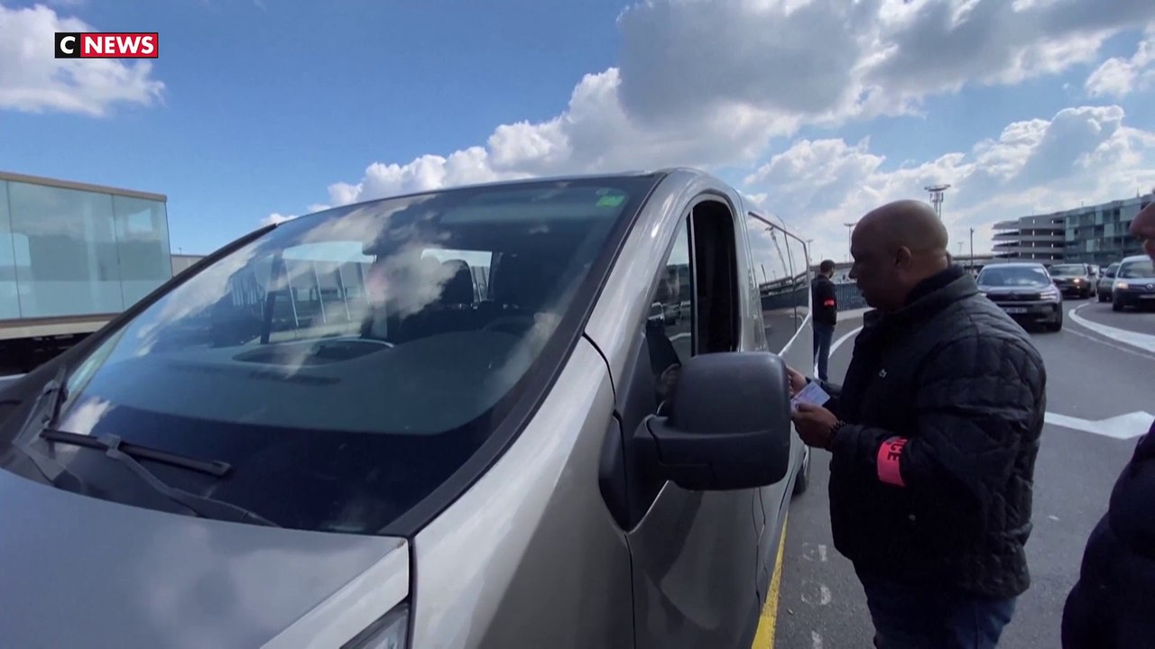 JO 2024 : des unités de police spécialisées font la chasse aux taxis clandestins