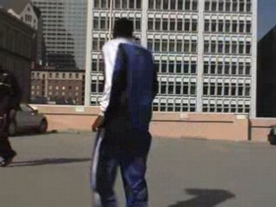 Real or Fake? Kobe Bryant jumps over Aston Martin!!!