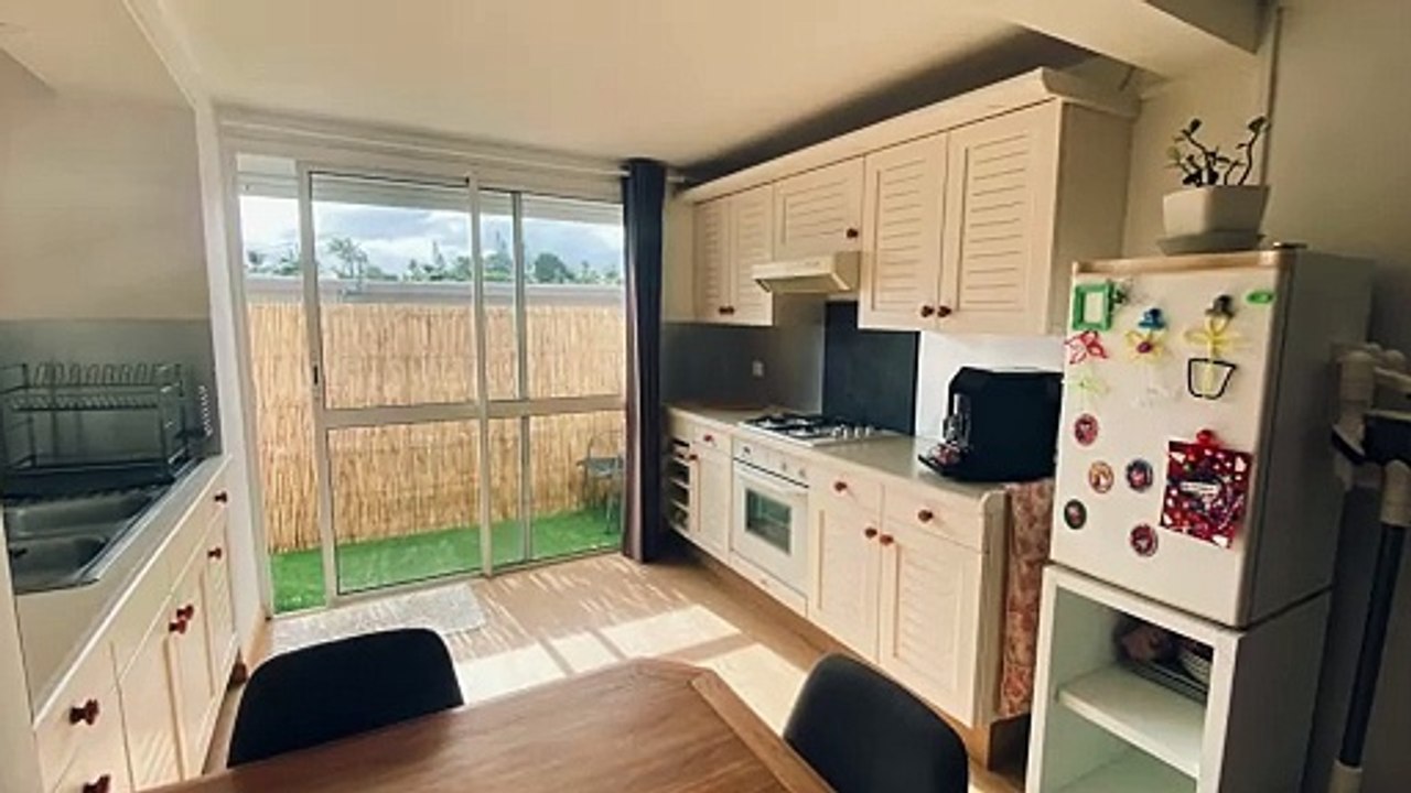 A VENDRE Maison de ville F4 en triplex à l'entrée de Ouémo