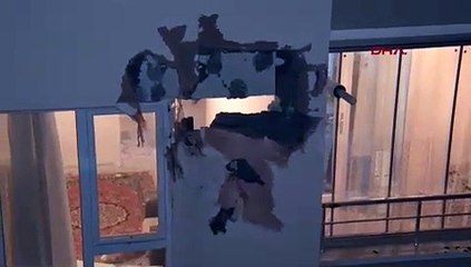 Kontrolden çıkıp otoparktan uçan otomobil, apartmanın 3'üncü katına çarptı