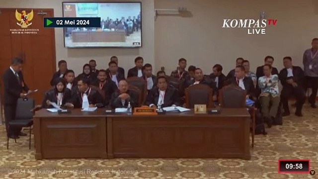 Kelakar Hakim MK Saldi Isra saat Pemohon Gugatan Pileg Absen di Sidang: Kita Nyanyi Lagu Gugur Bunga
