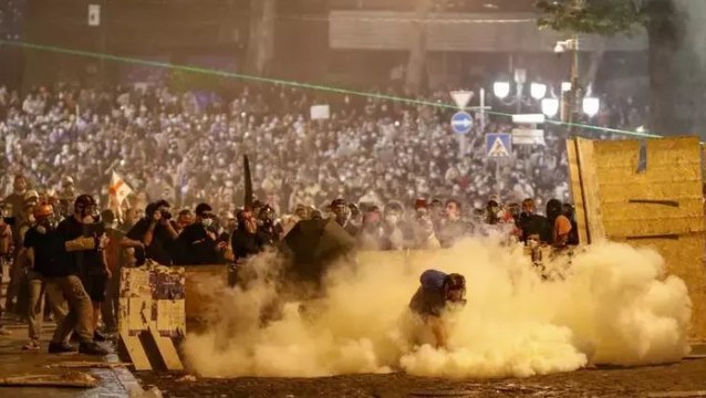 Gürcistan'da yasa tasarısına protestolar sürüyor... Polis, göstericilere müdahale etti