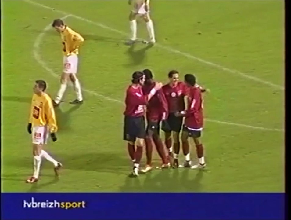 2004-05 - 8eT- 33 - S. Carnot - GUINGAMP - LA ROCHE SUR YON  4-0