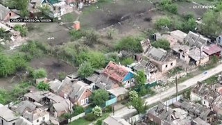 شاهد: دمار مروع يلحق بقرية أوكرانية بعد أسابيع من الغارات الروسية