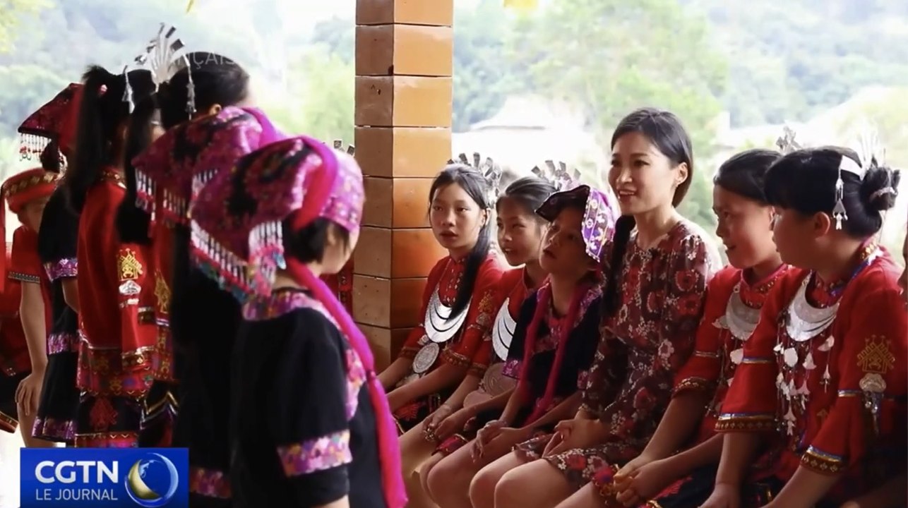 Les minorités nationales chinoises chantent l'amitié sino-française