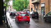 Milano, la pioggia allaga le strade della citt?