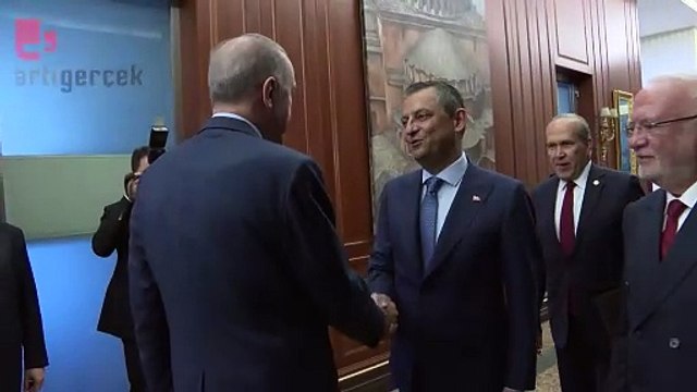 Fotoğraflarla Özgür Özel-Tayyip Erdoğan görüşmesi: Görüşme hangi katta yapıldı, masada hangi konular var