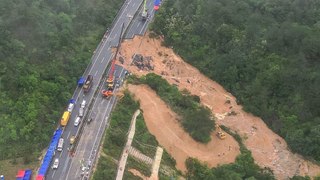 Chine : l’effondrement d’une autoroute fait au moins 48 morts