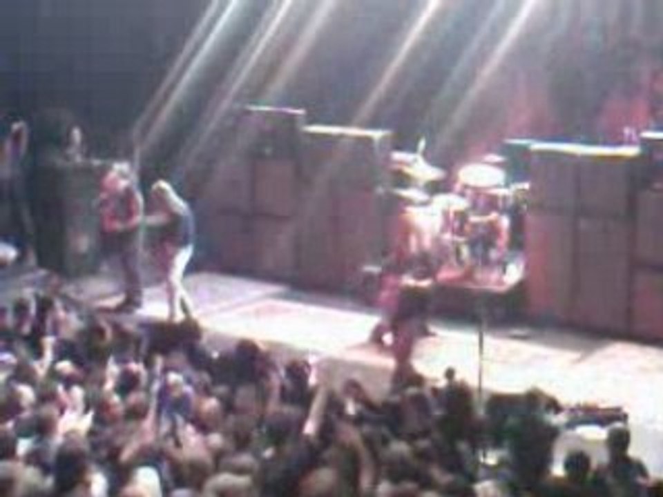 Down - Lifer (live Bataclan paris 6 avril 2008)