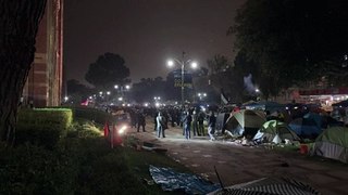 Polícia entra em acampamento pró-palestina na Universidade da Califórnia
