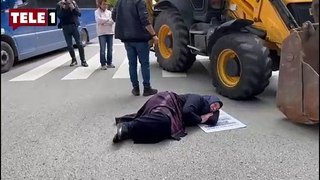 Bakanlık izin vermedi, Emine Şenyaşar yola uzanıp ağıt yaktı