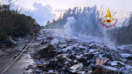Incendio a Lago Patria: nube tossica, a fuoco pneumatici (02.05.25)