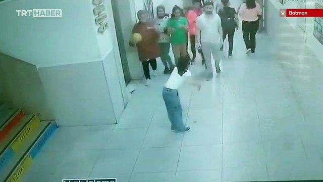 Boğazına simit takılan öğrenciyi öğretmeni kurtardı