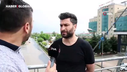 Alt geçit suyla doldu, sürücüleri zorlayan anlar yaşandı