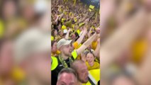 La imagen de Carragher en la grada del Dortmund en el gol de Fullkrug