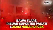 Flare dan Yel-Yel Sambut Ribuan Suporter Timnas yang Mulai Padati Lokasi Nobar di GBK