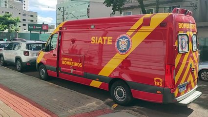 Mulher cai de escadaria no Centro e é atendida pelo Siate