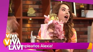Sorprende a Alexia por su cumpleaños