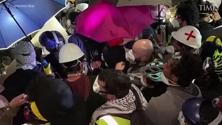 Police Dismantle Pro-Palestinian Demonstrators’ Encampment at UCLA