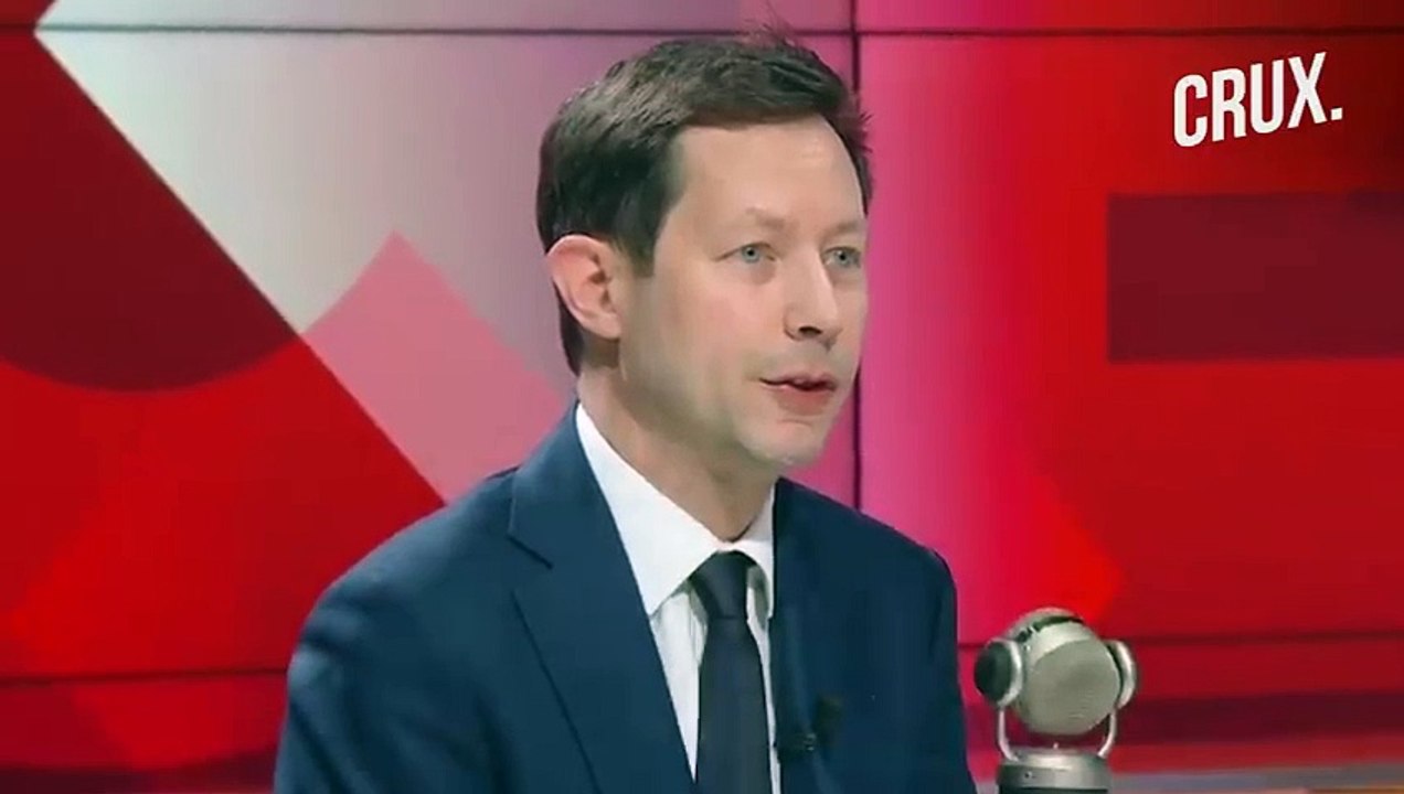 "Let's Put it All On The table" Macron Offers To Share French Nuclear Weapons For "European Defence"