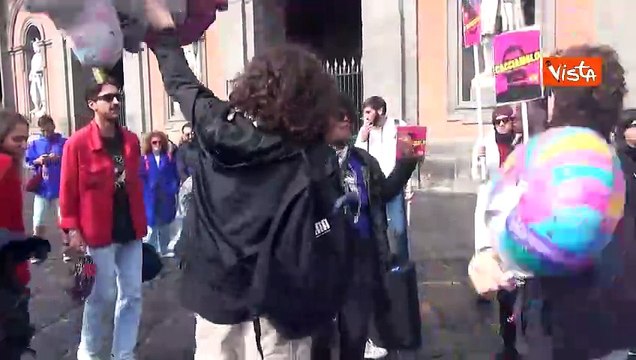 Vannacci a Napoli, presidio contro il generale a Piazza del Plebiscito