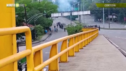 En ambos sentidos! Cierre en la Autopista Norte, a la altura de la UdeA, por movilización ciudadana