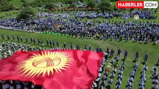 Kırgızistan'da Kamyonetin Manas Destanı Etkinliğine Dalması Sonucu 29 Öğrenci Yaralandı