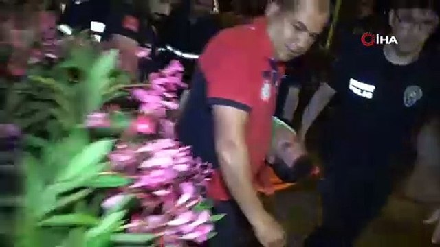 Mersin'de polis minibüsü kaza yaptı: 1 polis memuru yaralı