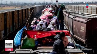 Agente migratorio golpea a migrante para bajarlo del tren en Zacatecas