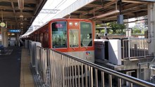 特急大阪梅田行き　尼崎駅停車シーン