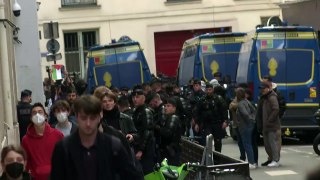 Polícia retira estudantes pró-Palestina da Science Po de Paris