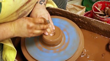 リラックスできる粘土陶器作り