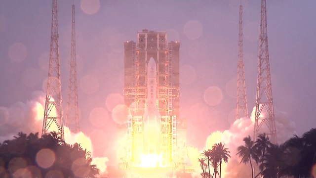 China lanza una misión para recoger muestras de la cara oculta de la Luna