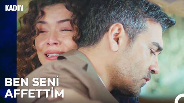 Denize Düşen Yılana Sarılır - Kadın