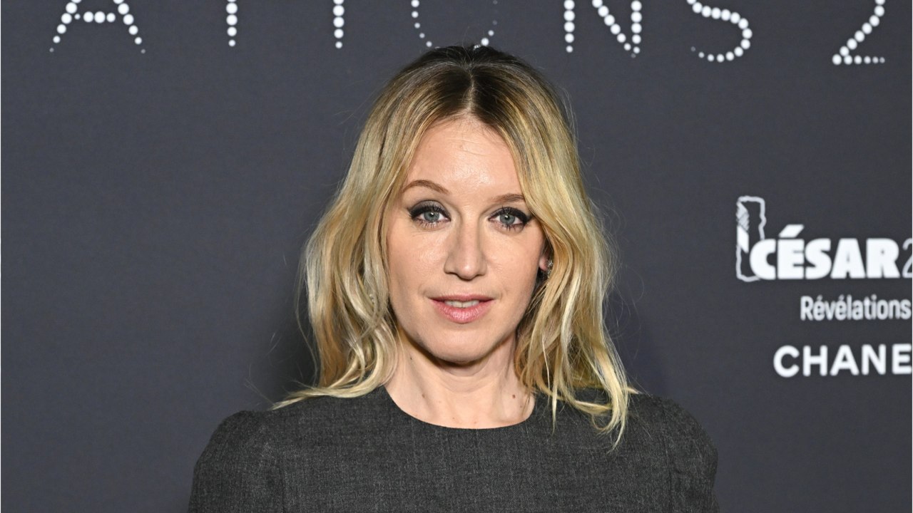 GALA VIDEO - Ludivine Sagnier “sexualisée hyper tôt” à l’écran : elle évoque sans tabou ses débuts