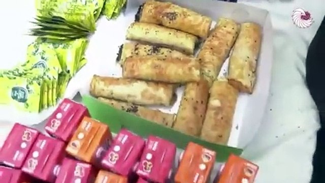 MEB önüne protestoya giden CHP heyeti simitle karşılandı: Mustafa Sarıgül, bakandan Erzincan tulum peyniri de istedi