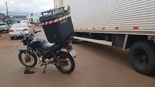 Nova colisão entre moto e caminhão é registrada no Bairro Maria Luiza